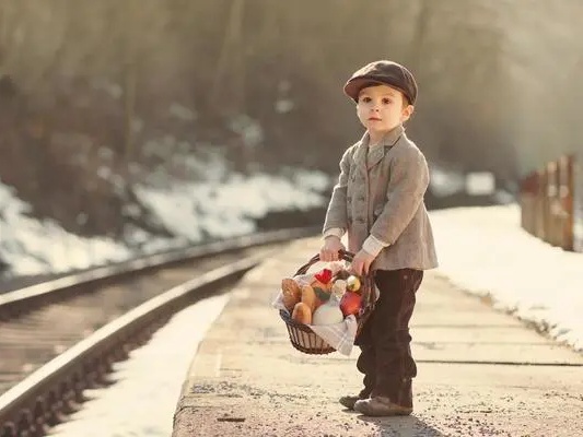 含有"一"字的男孩名字推荐：一芃，巳一，一照，一璃，一钧，青一