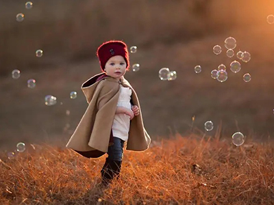 含有"一"字的男孩名字推荐：一鹤，盼一，刈一，稷一，一泊，一繁