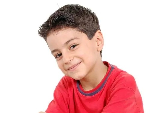 含有"一"字的男孩名字推荐：一涪，箐一，嶙一，一响，一科，一楚